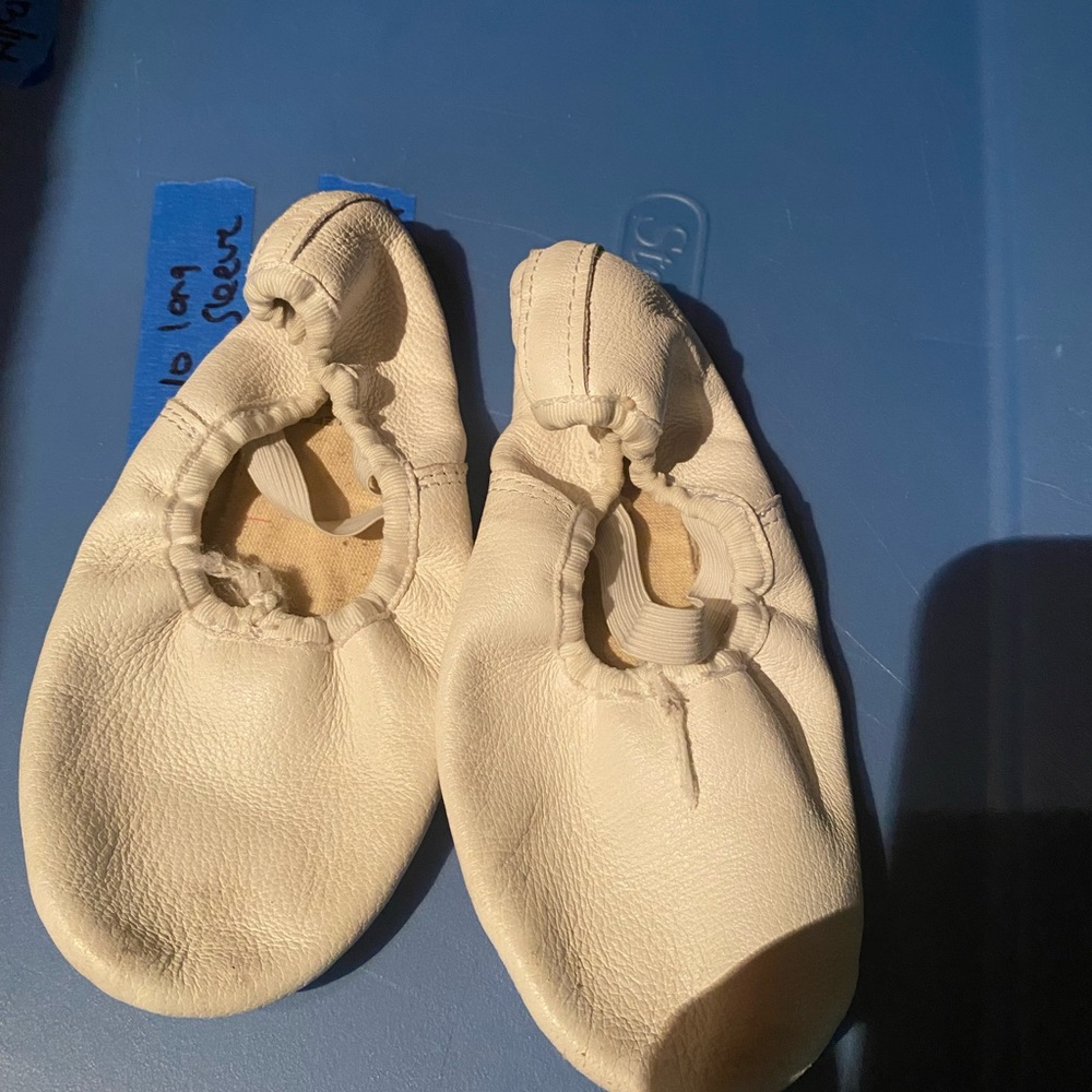 Size 1 white ballet shoes
